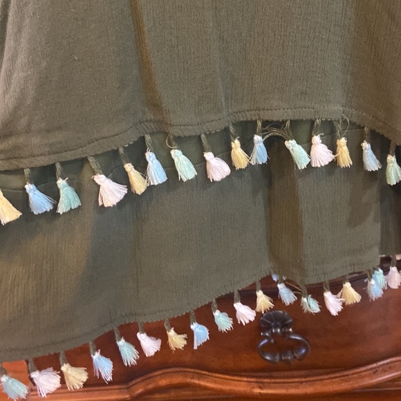 Green Tassel Tank Top - Picture 2 of 4